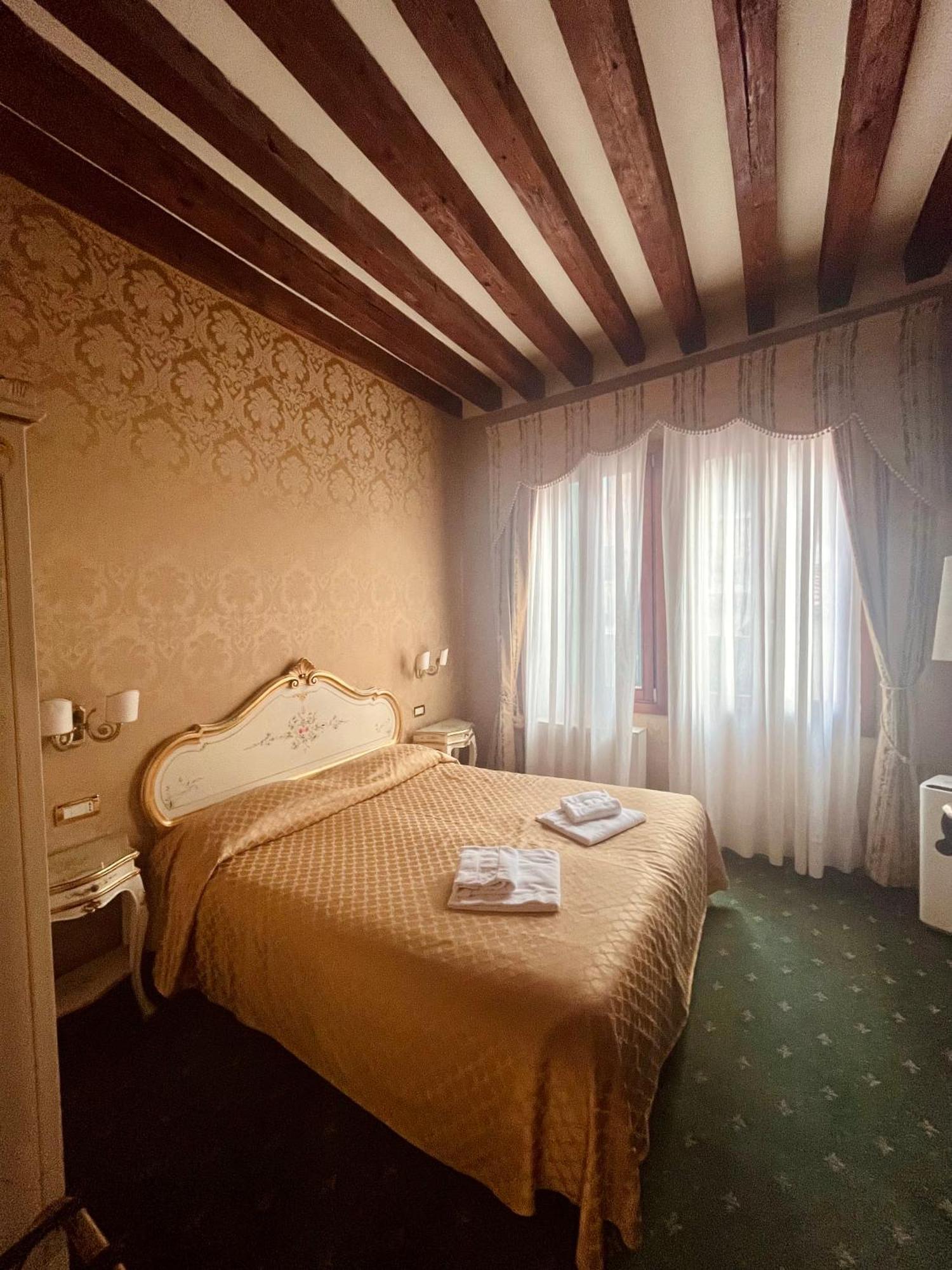 Locanda Correr Venesia Bagian luar foto
