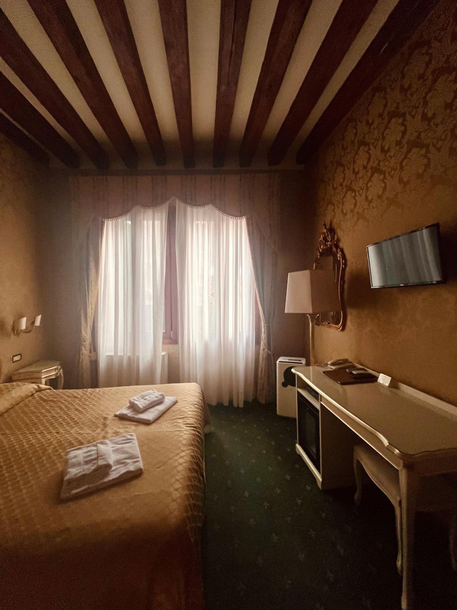 Locanda Correr Venesia Bagian luar foto